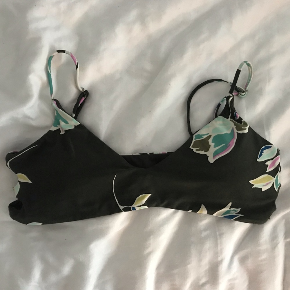 O’Neil floral bikini top